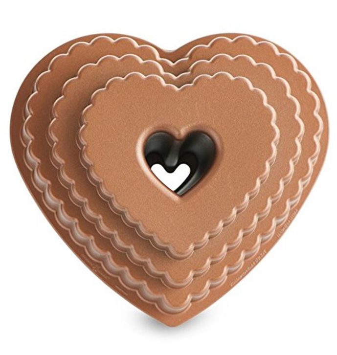 Nordic Ware 89937 Cast Bakeware Tiered Heart Bundt, Bronze Nordic Ware 89937 Cast Bakeware Tiered Heart Bundt, Bronze